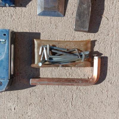 NUT DRIVER SET, ALLEN WRENCHES, STAPLE GUN AND CHISELS