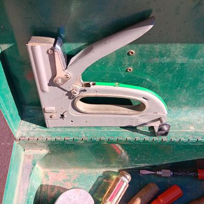 NICE TURNER METAL TOOL BOX WITH SHELF AND SOME HAND TOOLS