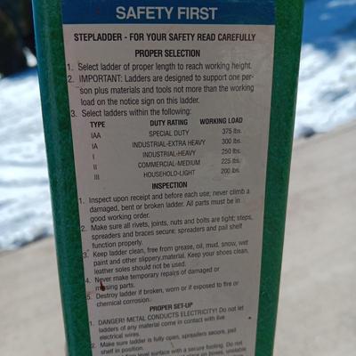 6 FOOT GORILLA LADDERS FIBERGLASS LADDER