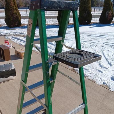 6 FOOT GORILLA LADDERS FIBERGLASS LADDER