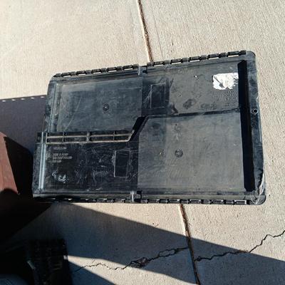 STORAGE CONTAINERS