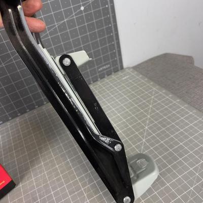 16 ounce Can Crusher, Brand NEW 