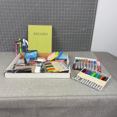 Office Lot; Markers, Post its and Highlighters 