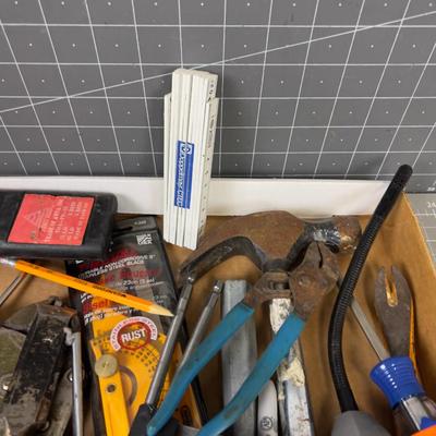 Mixed lot of Tools: Blades, Saws, Hammer