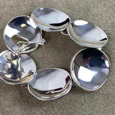 modernist RLM STUDIO STERLING SILVER DISC TOGGLE BRACELET