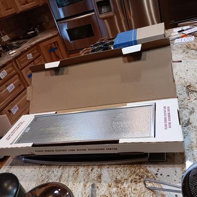 ELECTRIC KNIFE, SALTON FOOD WARMER AND MISMATCHED COOKWARE