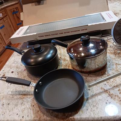 ELECTRIC KNIFE, SALTON FOOD WARMER AND MISMATCHED COOKWARE