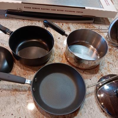 ELECTRIC KNIFE, SALTON FOOD WARMER AND MISMATCHED COOKWARE