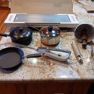 ELECTRIC KNIFE, SALTON FOOD WARMER AND MISMATCHED COOKWARE