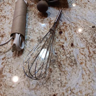 ELECTRIC KNIFE, SALTON FOOD WARMER AND MISMATCHED COOKWARE