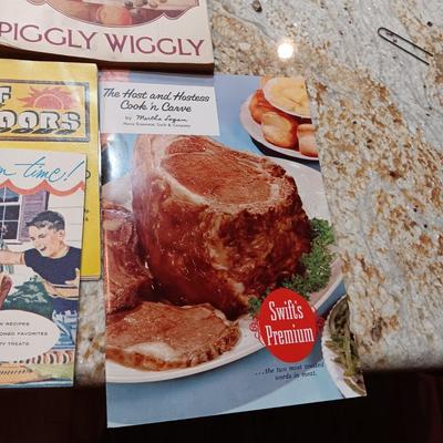 VINTAGE RECIPE PAMPHLETS, KITCHEN UTENSILS AND WOODEN KRAFT CHEESE BOX