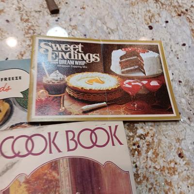 VINTAGE RECIPE PAMPHLETS, KITCHEN UTENSILS AND WOODEN KRAFT CHEESE BOX