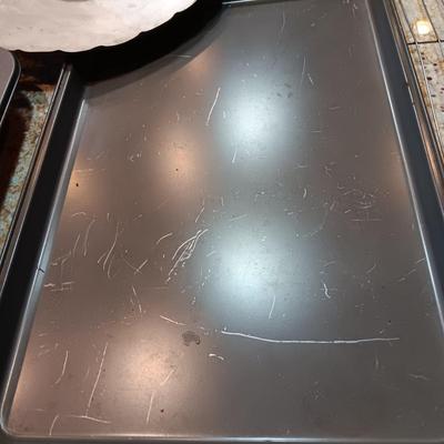 BAKEWARE AND A CUTTING BOARD