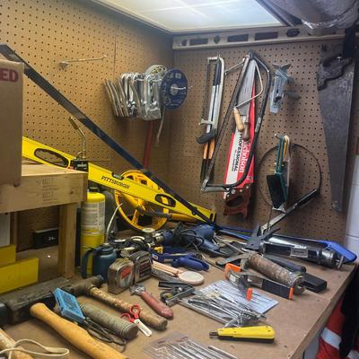 Levels, Saws, Hammers & More (B1-MG)