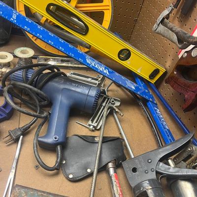 Levels, Saws, Hammers & More (B1-MG)