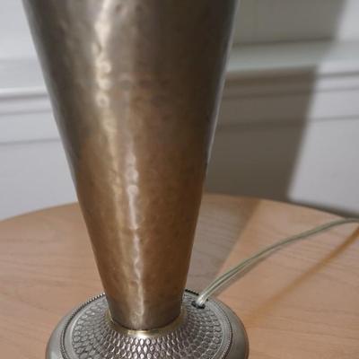 URM SHAPED METAL LAMP OF BRONZE/SILVER BASE TONES