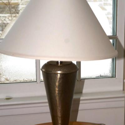 URM SHAPED METAL LAMP OF BRONZE/SILVER BASE TONES