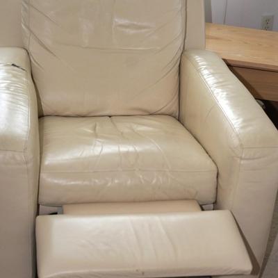 IVORY COLORED WHITE LEATHER RECLINER OF COMFORT, AS IS