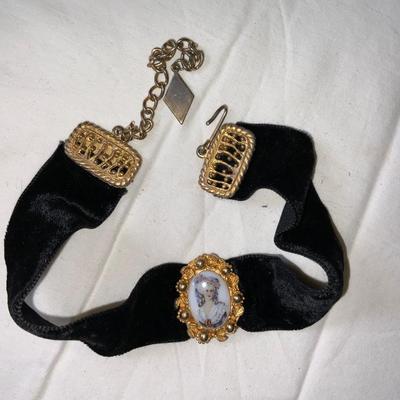 Vintage Art Choker necklace with Victorian Lady
