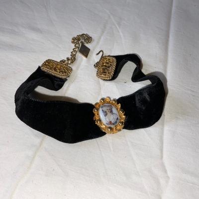 Vintage Art Choker necklace with Victorian Lady