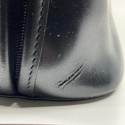 535 LONGCHAMP Black Leather Purse