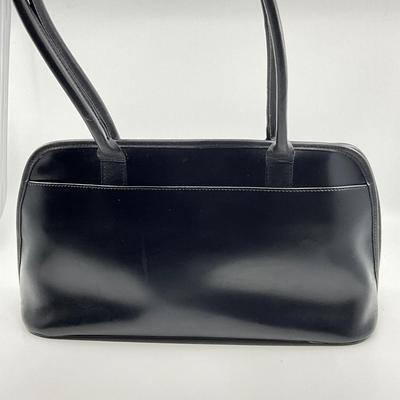 535 LONGCHAMP Black Leather Purse