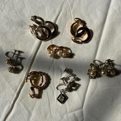 Lot of vintage to Now misc clip on earrings