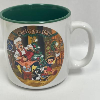 Vintage Disney made in Japan 1989 Christmas Pinocchio & Geppetto Holiday Coffee Mug 8 oz