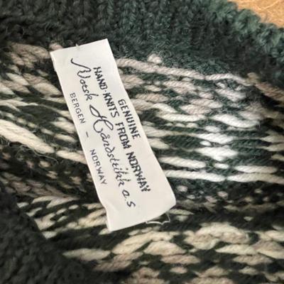 Men's Green Sweater size Large