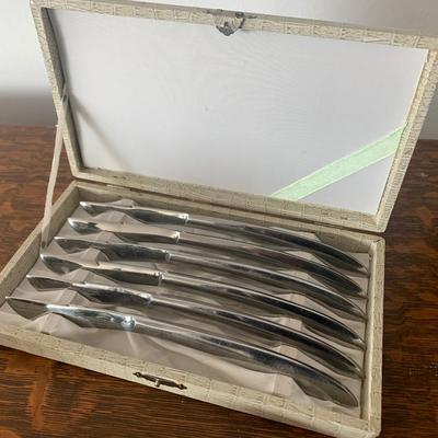 Vintage Knife Set In Case