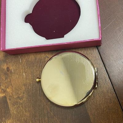 Inlaid Peony Mother of Pearl Magnifying Compact Mirror