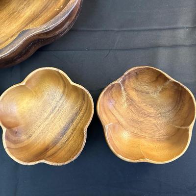 Vintage & Modern Wood Salad Bowls and Decorative Pieces