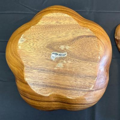 Vintage & Modern Wood Salad Bowls and Decorative Pieces