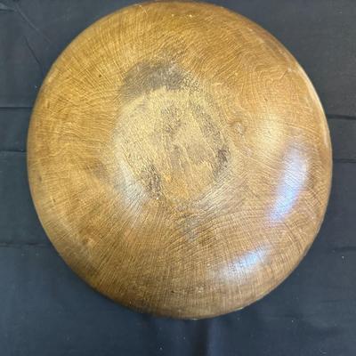 Vintage & Modern Wood Salad Bowls and Decorative Pieces