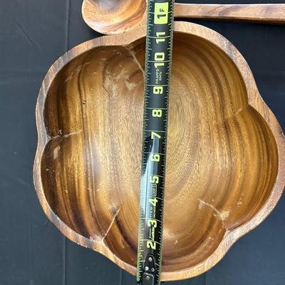 Vintage & Modern Wood Salad Bowls and Decorative Pieces