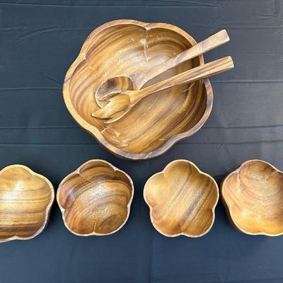 Vintage & Modern Wood Salad Bowls and Decorative Pieces