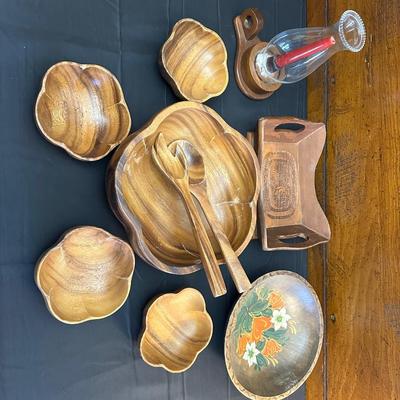 Vintage & Modern Wood Salad Bowls and Decorative Pieces