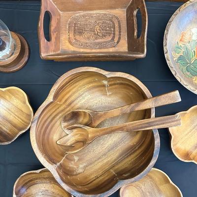 Vintage & Modern Wood Salad Bowls and Decorative Pieces