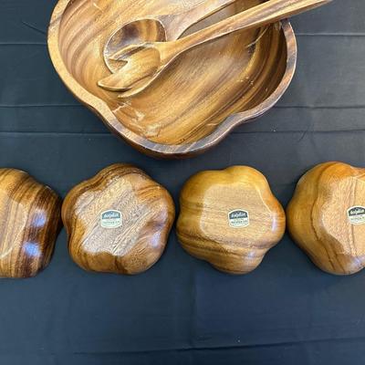 Vintage & Modern Wood Salad Bowls and Decorative Pieces