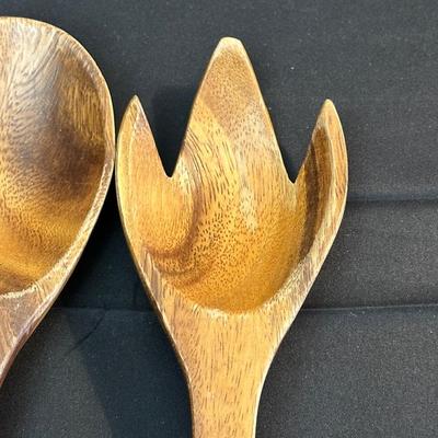 Vintage & Modern Wood Salad Bowls and Decorative Pieces