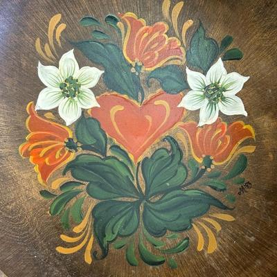 Vintage & Modern Wood Salad Bowls and Decorative Pieces