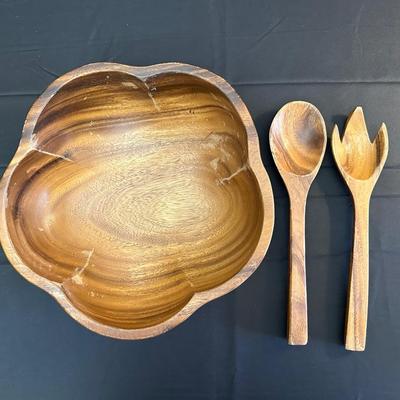 Vintage & Modern Wood Salad Bowls and Decorative Pieces