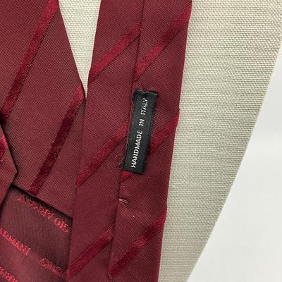 544 GIORGIO ARMANI Classico Red Silk Striped Tie