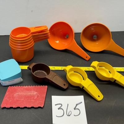 Tupperware Lot