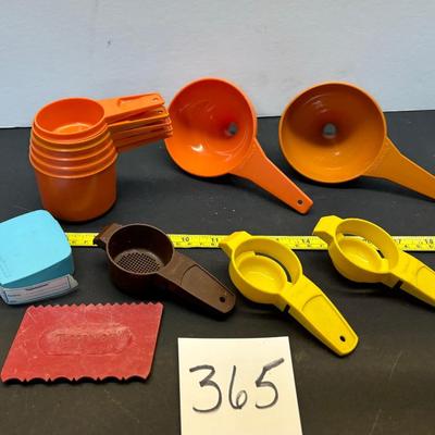 Tupperware Lot