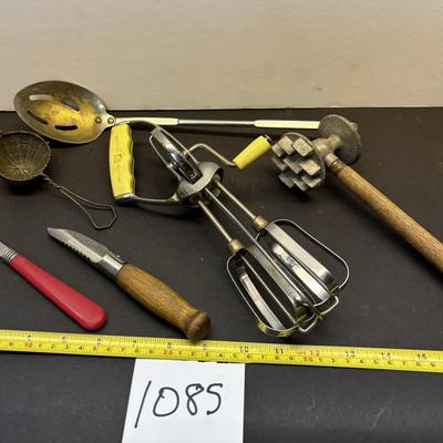 Vintage Kitchen Lot