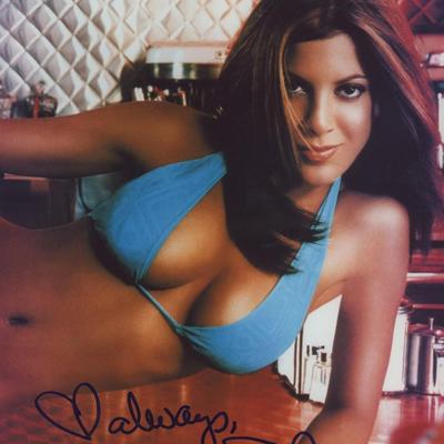 Tori Spelling signed photo