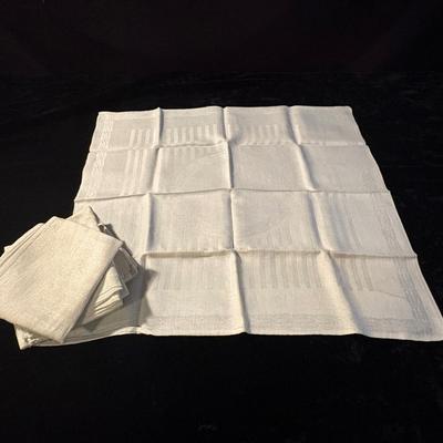 Large Lot Mixed Table Linens, Pimpernel Placemats & More (D-ES)