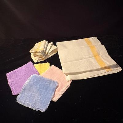 Large Lot Mixed Table Linens, Pimpernel Placemats & More (D-ES)