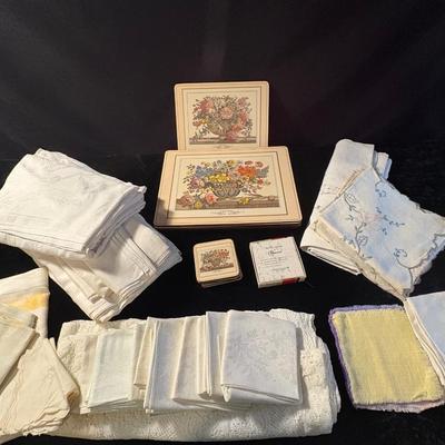 Large Lot Mixed Table Linens, Pimpernel Placemats & More (D-ES)